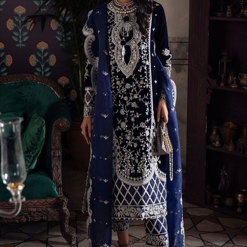 Pakistani suit